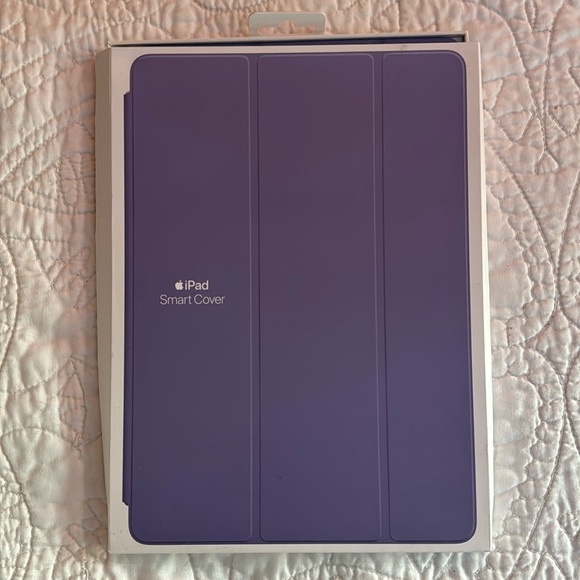 iPad Smart Cover, Purple, Silicon Material - Picture 1 of 4